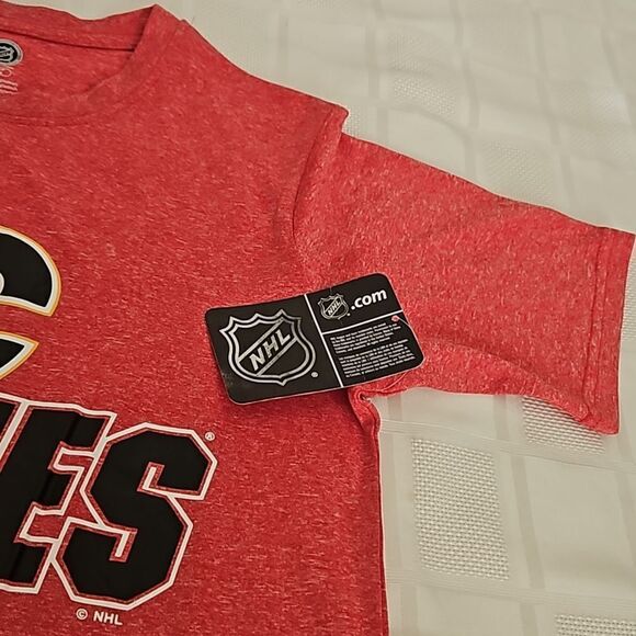 NHL Women's Hockey Logo Calgary Flames Short Sleeves T-Shirt Small - Picture 8 of 16